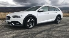 Когато искаш да си различен: Тестваме Opel Insignia Country Tourer