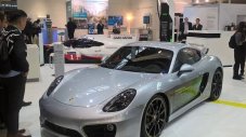 Porsche направи изцяло електрически Cayman 