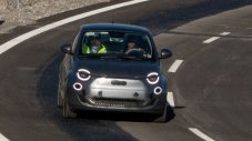Fiat тества система за безжично зареждане по пътищата