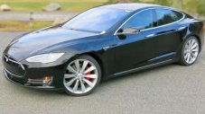 Tesla отказа ремонт по гаранция на Model S, повредена от дъжд