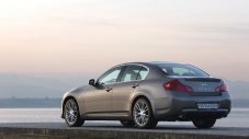 Infiniti пусна спортен седан с 4х4