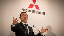 Първата работа на Гон в Mitsubishi: да си утрои заплатата