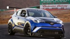 Доработена Toyota C-HR ще събаря рекорда на &bdquo;Нюрбургринг&rdquo; (ВИДЕО)
