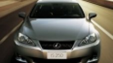 Lexus модернизира IS