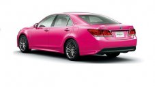 Розова Toyota за младежите в Япония