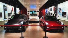 Защо Tesla вече не се нуждае от евтин модел
