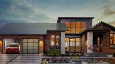Соларният покрив на Tesla излизал по-евтино от обикновения