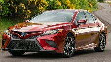 Toyota намали разхода на Camry