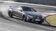 Новите екостандарти удрят жестоко Mercedes-AMG 