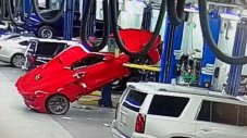 Поредният C8 Corvette беше разбит в сервиз на дилъра