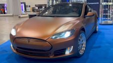 Вижте първата бензинова Tesla Model S