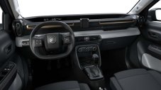 Stellantis по пътя на Dacia – предлага нови коли без сензорни екрани