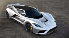 Шасито на Hennessey Venom F5 тежи по-малко от шофьора си