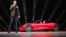 Tesla е готова да купи заводите на General Motors