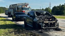 Вижте как Toyota GR Corolla избухва в пламъци на пътя