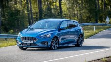 Кой е по-бърз: Ford Focus ST, Mercedes-AMG 45S или BMW M135i?