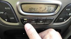 Защо не трябва да изключвате двигателя при включен климатик