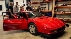 Фен на Ferrari се сдоби с уникално Testarossa 
