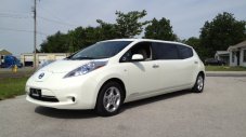 Nissan превърна Leaf в първата електролимузина в света