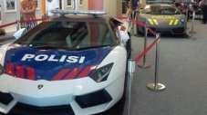 Полицията в Индонезия получи Aventador