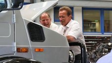Unimog на Шварценегер срещу 208 000 евро