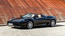 Ferrari 360 Spider на&nbsp;Дейвид&nbsp;Бекъм&nbsp;се продава за 125 000&nbsp;евро