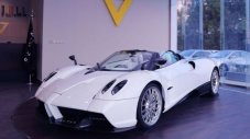 Първият Pagani Huayra Roadster си търси купувач