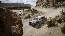 Peugeot продължава с победите на Дакар