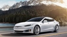 Акциите на Tesla продължават да падат
