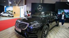 Mercedes-Benz показа суперлимузина и скъп роудстър на автосалон "София"