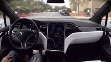 Съдят шофьор на Tesla, убил на автопилот моторист