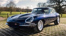 Класически Jaguar E-Type получи 400 коня под капака