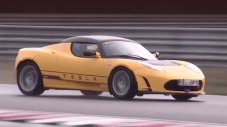 Старата Tesla Roadster спечели състезание по издържливост