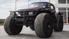 Превърната в блатно чудовище Нива се продава за 20 000 евро