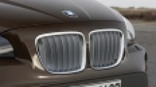 Първи официални тийзъри на BMW X1