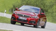 Peugeot 308 става кросоувър