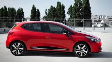 На скорост с новото Clio EDC 