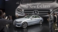 Mercedes използва стила на Apple за новия C-Class