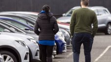 Защо търсенето на употребявани автомобили спада?