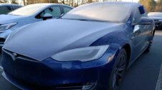 Tesla Model S с голям пробег беше продадена за 50 000 долара