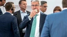 Скандална премия за уволнения шеф на Audi
