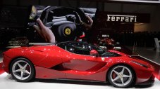 Успехът на LaFerrari множи хибридите на компанията