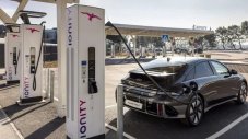 Нидерландия въвежда режим на тока заради електромобилите