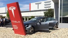 Експерти обясниха слабата надеждност на Tesla