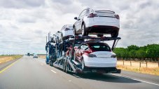 Руснаци заобикалят санкциите и продължават да си купуват Tesla