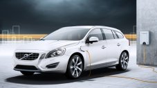 Volvo подготви и бензинов хибрид V60