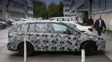 BMW тества миниван със 7 места