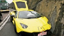 Китаец разби рядко Lamborghini, правел му тест