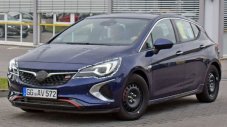 Opel Astra GSi изглежда готов за производство