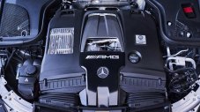 Mercedes-Benz спира продажбите на модели с V8 на основен пазар